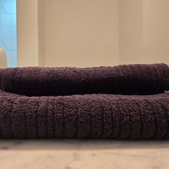 Premium Cotton Bath Towel, Lightweight and Highly Absorbent, Quick Drying Towel - Picture 1 of 6